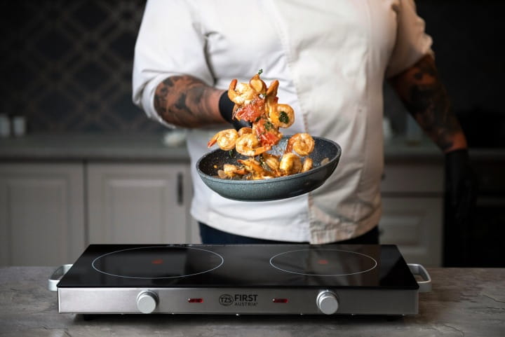 Kuchenka-Ceramiczna-Przenosna-First-Austria-2800W-2Palniki-Szklo-Ceramiczne-Kolor-dominujacy-srebrny-szary.jpg